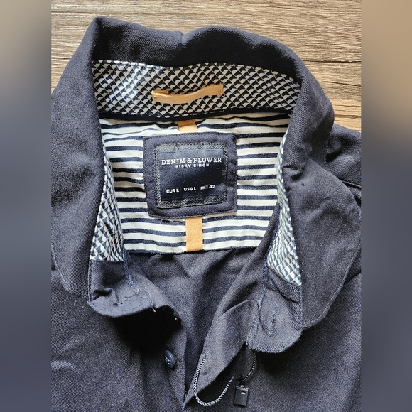 Denim & Flower Collared Button Up Shirt - Picture 4 of 4